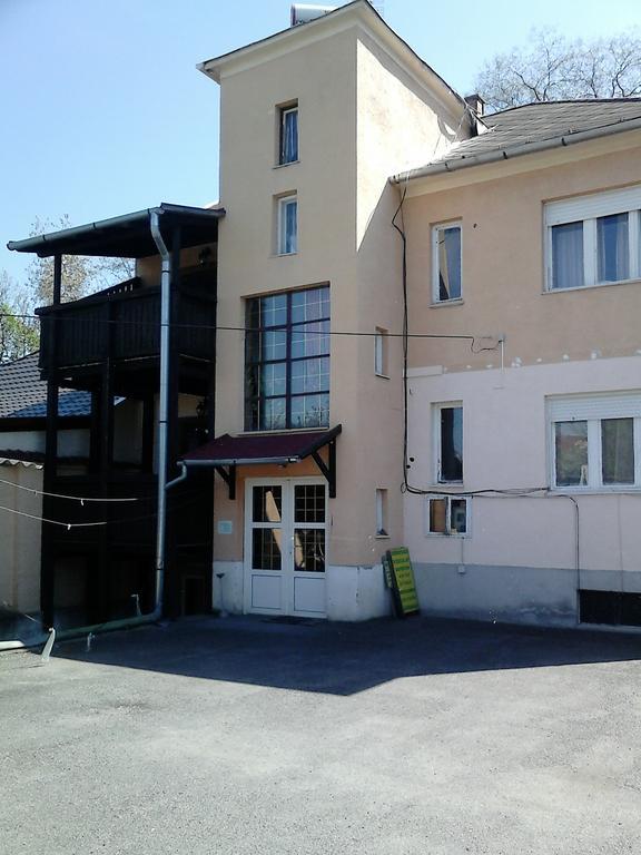 Belvarosi Vendeghaz Miskolc Eksteriør billede